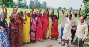 मच्छरों के बढ़ते प्रकोप को लेकर ग्रामीणों ने की फॉगिंग व दवा छिड़काव की मांग