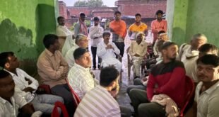 सड़क हादसे में युवक की मौत पर शोकाकुल परिवार से मिले पूर्व एमएलसी
