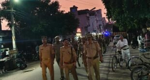 एएसपी ग्रामीण ने सहसवान में किया पैदल गश्त