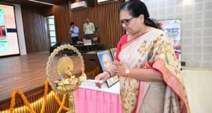 स्वच्छता अभियान में उत्कृष्ट कार्य करने वाले रेलकर्मी सम्मानित