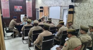 एएसपी ग्रामीण ने की लंबित विवेचनाओं की समीक्षा, बिसौली में पैदल गश्त