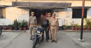 अभियुक्त चोरी की स्प्लेंडर समेत गिरफ्तार