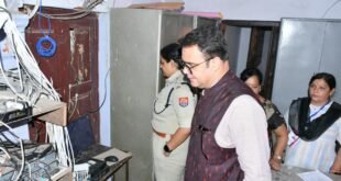 पीईटी परीक्षा को लेकर डीएम और एसएसपी ने परीक्षा केंद्रों का किया निरीक्षण