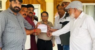 बैंकिंग शुल्कों में राहत की मांग, व्यापार मंडल ने सौंपा आठ सूत्रीय ज्ञापन