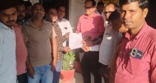 चार माह के बकाया मानदेय और ईपीएफ भुगतान की मांग, रोजगार सेवकों ने सौंपा ज्ञापन